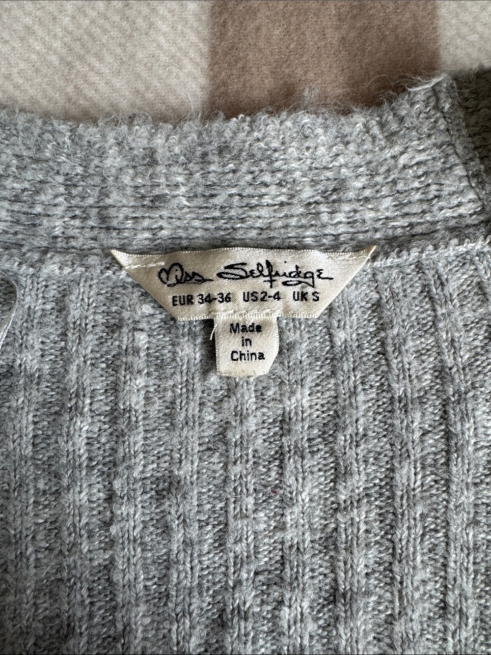 Cardigan - Picture 2 of 4